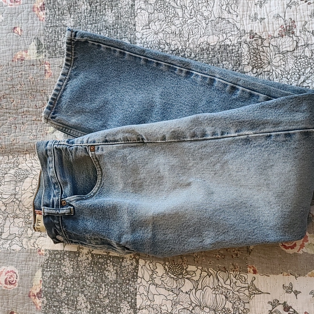 Men's Levi's Straight Fit 505 Jeans in a light wash, Size 30x31